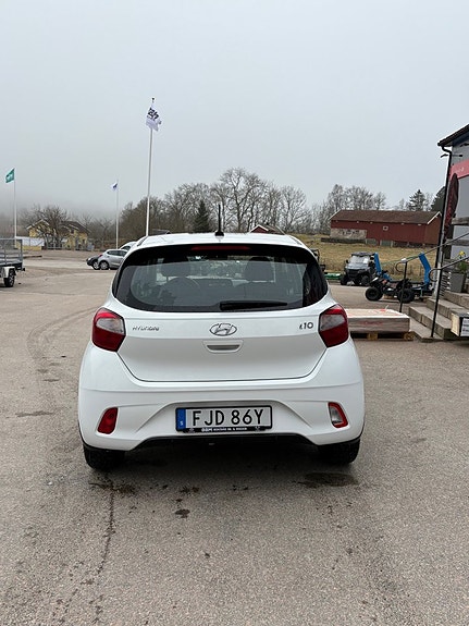 Hyundai i10 5 of 13