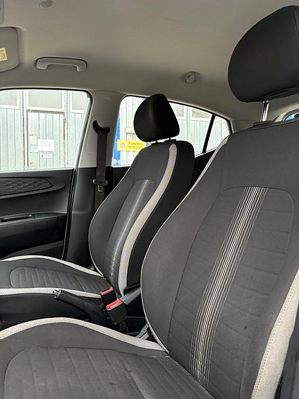 Hyundai i10 11 of 13