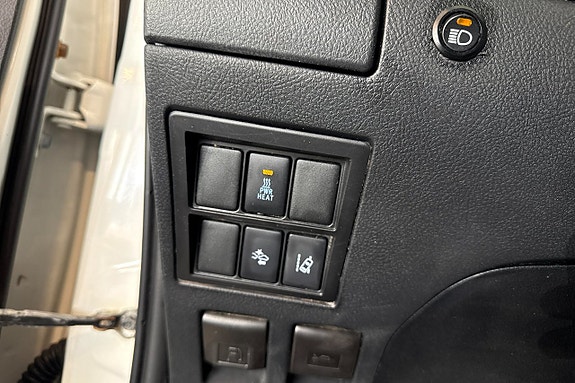 Toyota HiLux 16 of 22