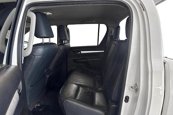 Toyota HiLux 22 of 22