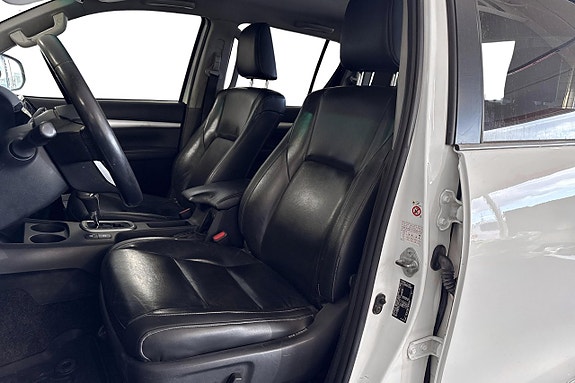 Toyota HiLux 11 of 22