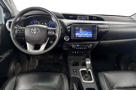 Toyota HiLux 12 of 22
