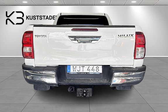 Toyota HiLux 4 of 5
