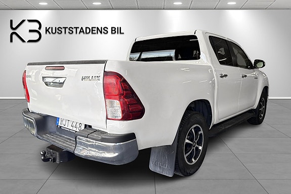 Toyota HiLux 3 of 5