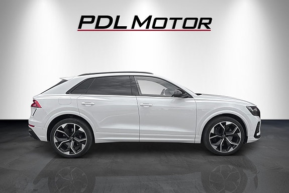 Audi RS Q8 3 of 5