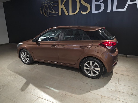 Hyundai i20 3 of 5