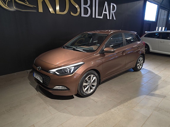 Hyundai i20 2 of 5