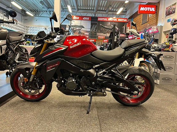 Suzuki GSX-S1000 4 of 5