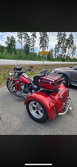 Harley-Davidson 2003 Harley Davidson- Trike Softail Heritage 2 of 6