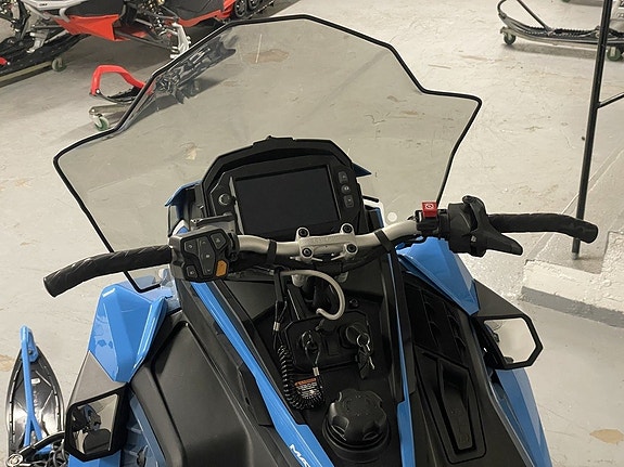 Polaris INDY Adventure S4 137" -24 Sveg 5 of 6