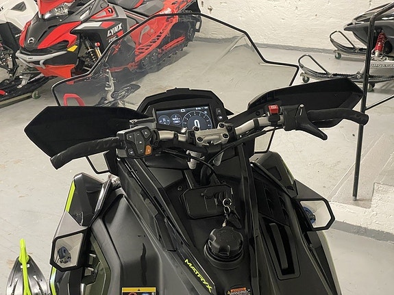 Polaris Assault Escape 9R 146" -26 Sveg 5 of 6