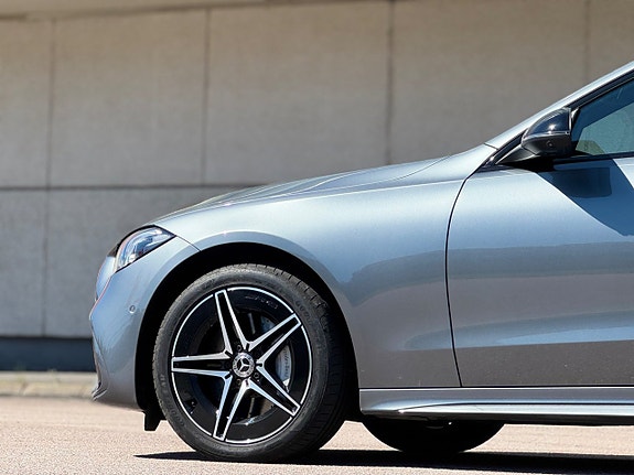 Mercedes-Benz C300 e 4 of 5