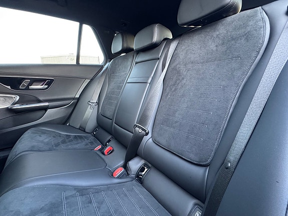 Mercedes-Benz C300 e 22 of 22
