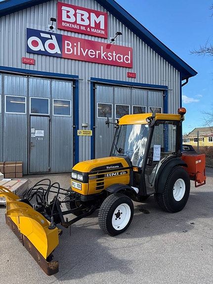 HÜRLIMANN PRINCE 435 DT MED VIKPLOG & SANDSPRIDARE