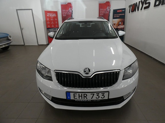 Skoda Octavia 2 of 5