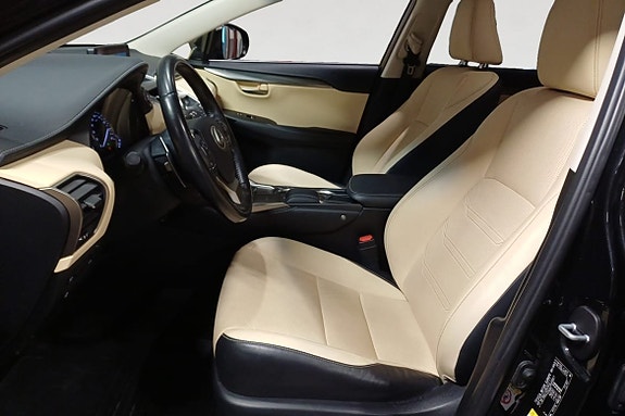 Lexus NX300h 3 of 5