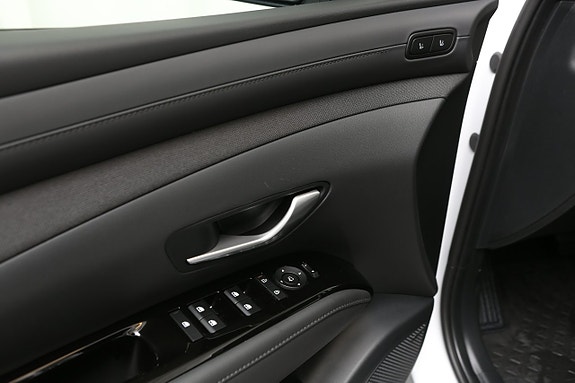 Hyundai Tucson 10 of 28