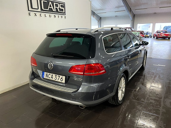 Volkswagen Passat Alltrack 3 of 5