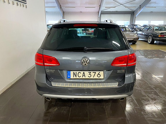 Volkswagen Passat Alltrack 4 of 5