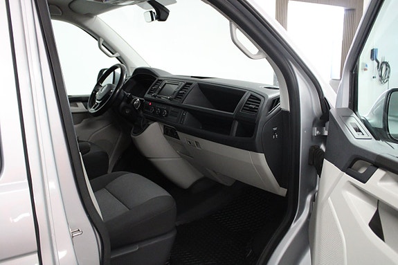 Volkswagen Transporter 8 of 11
