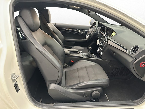 Mercedes-Benz C180 18 of 24