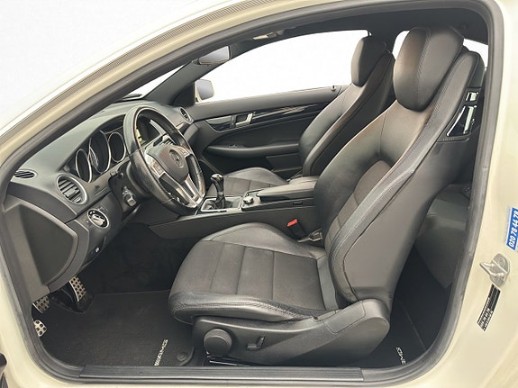Mercedes-Benz C180 9 of 24