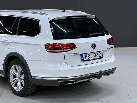 Volkswagen Passat Alltrack 11 of 16