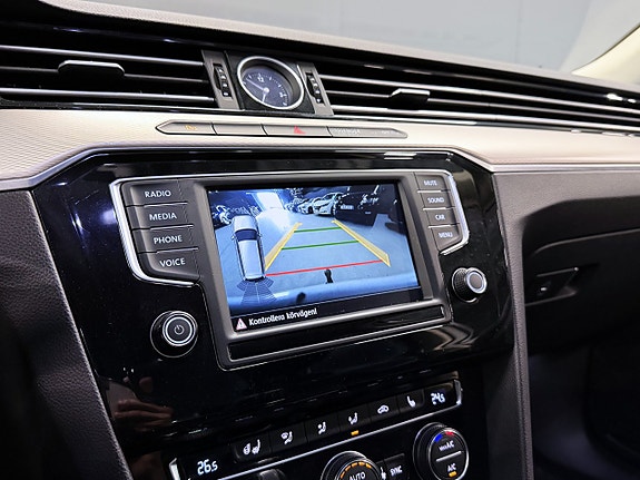 Volkswagen Passat Alltrack 5 of 5