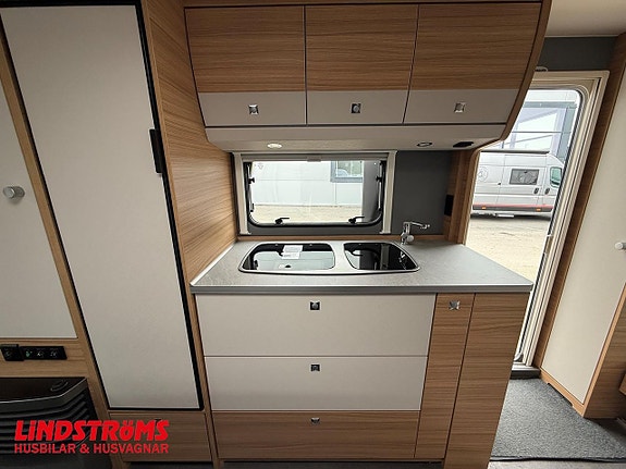 Dethleffs Camper 560 FMK Barnkammare Mover RÄNTA 4,95% 8 of 20