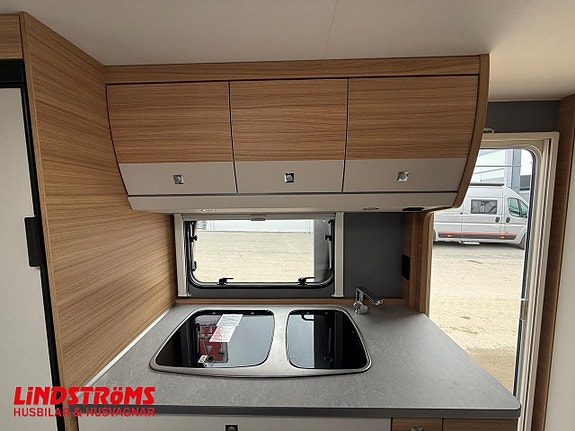 Dethleffs Camper 560 FMK Barnkammare Mover RÄNTA 4,95% 9 of 20