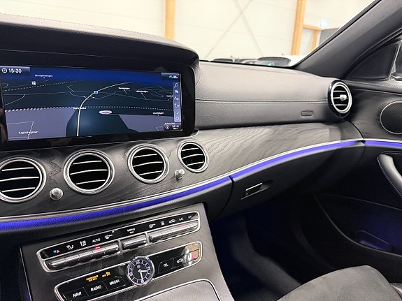 Mercedes-Benz E220 14 of 24