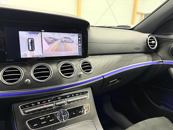 Mercedes-Benz E220 15 of 24
