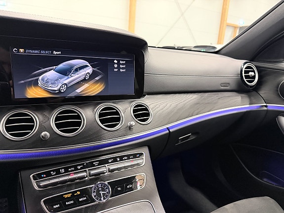 Mercedes-Benz E220 16 of 24