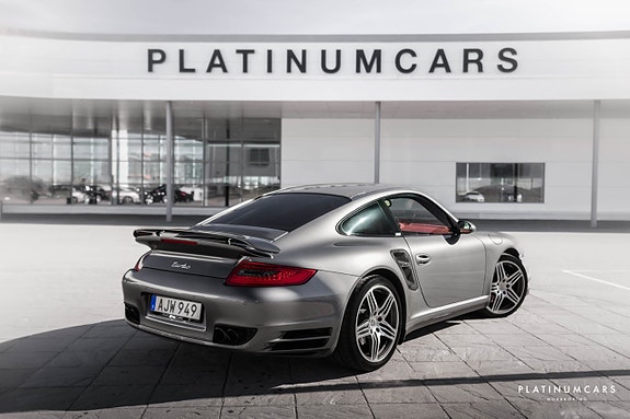 Porsche 911 2 of 5