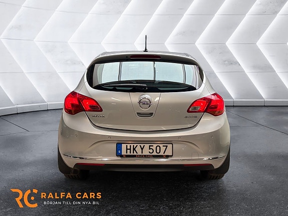 Opel Astra 9 of 15