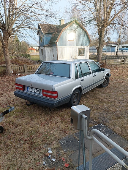 Volvo 740 3 of 6