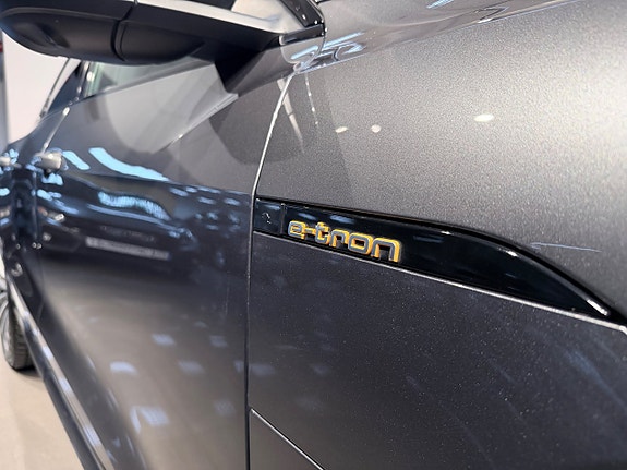 Audi e-tron Sportback 10 of 21