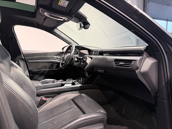 Audi e-tron Sportback 13 of 21