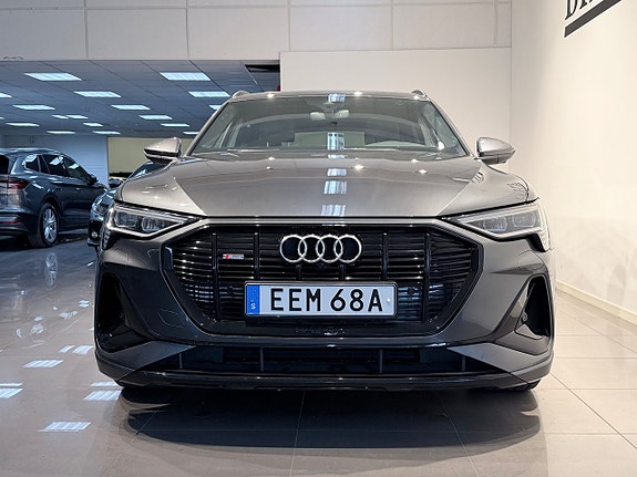 Audi e-tron Sportback 2 of 21