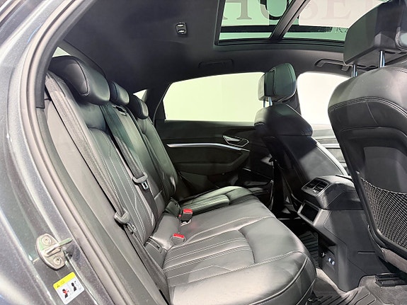 Audi e-tron Sportback 12 of 21