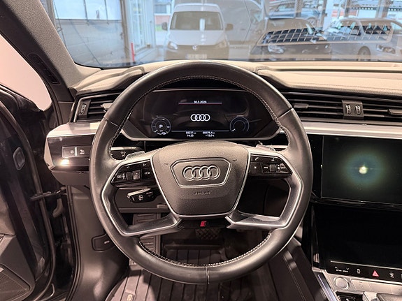 Audi e-tron Sportback 18 of 21