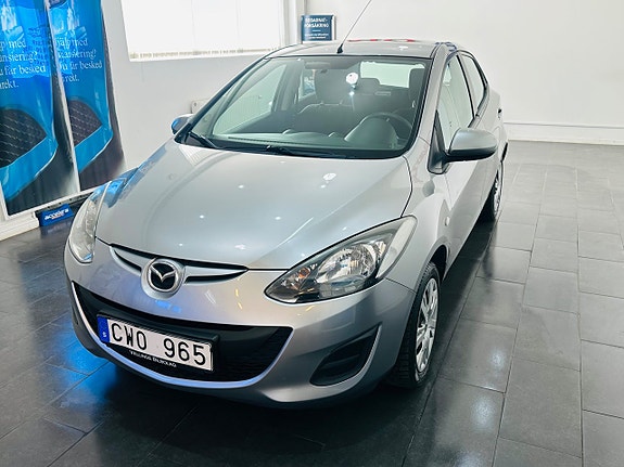 Mazda 2 4 of 19