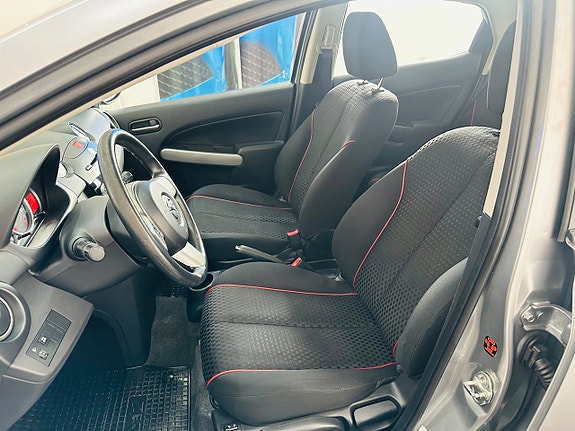 Mazda 2 12 of 19
