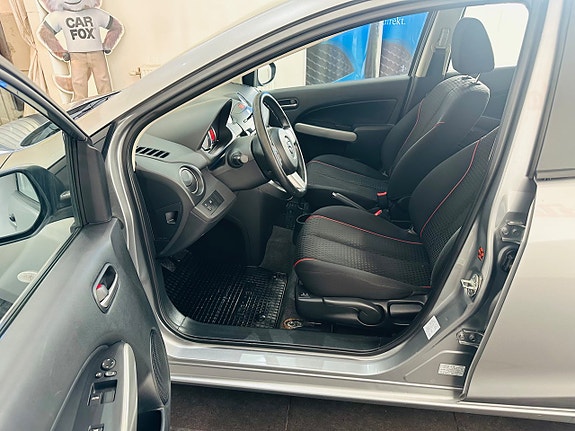 Mazda 2 11 of 19