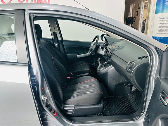 Mazda 2 13 of 19