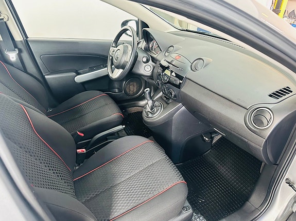 Mazda 2 15 of 19