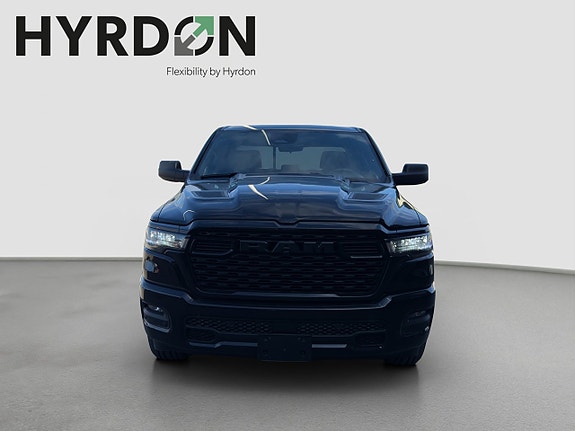 Dodge RAM 1500 2 of 5