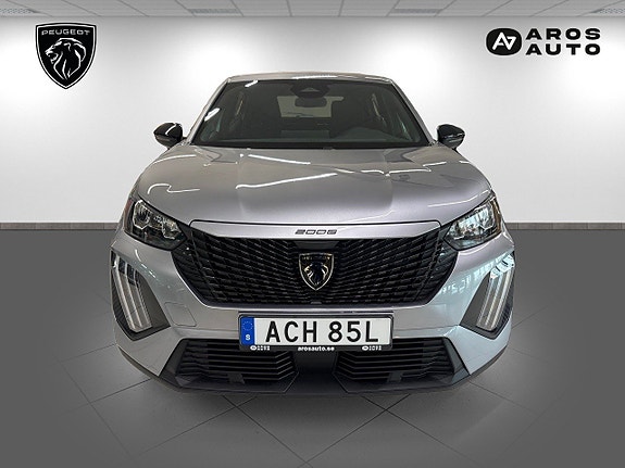 Peugeot 2008 2 of 5
