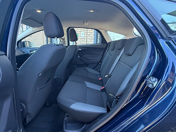 Ford Focus 10 of 14