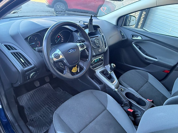 Ford Focus 12 of 14